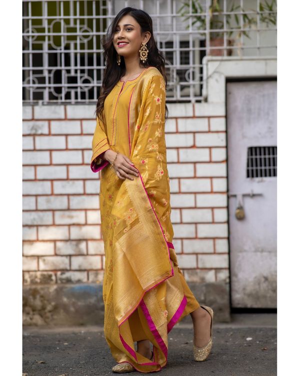 Marigold yellow cotton silk set with chanderi benerasi dupatta - Set Of Three 1