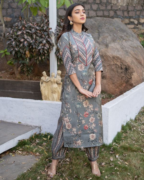 Grey floral printed kurta with pants - set of two 2