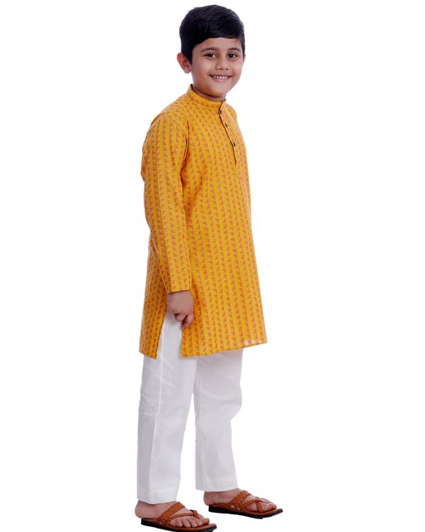 Yellow and white printed kurta pyjama - set of two 3