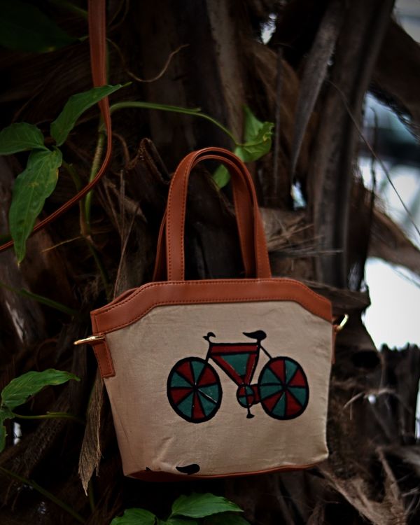 Red and green cycle quirk sling bag 1