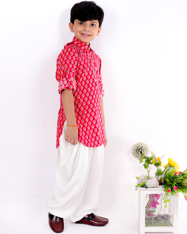 Red block printed kurta-pyjama set - set of two 1
