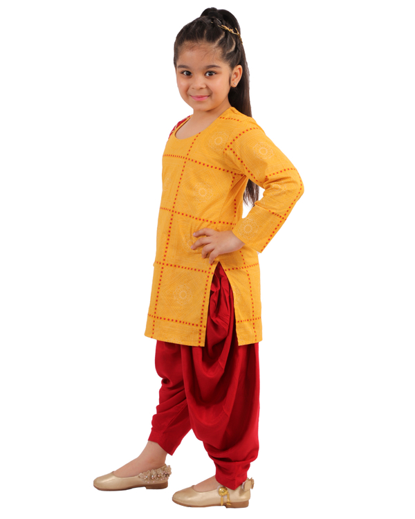 Yellow and red kurta set - set of two 2