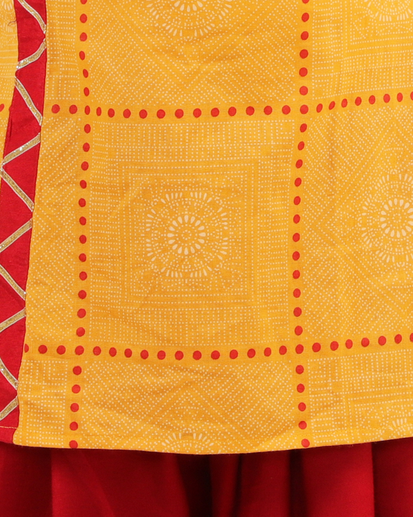 Yellow and red kurta set - set of two 3