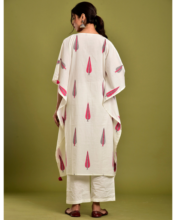 Off-white and pink block printed kaftan 3
