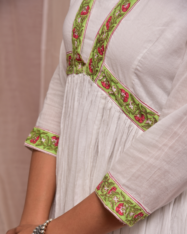 White kurta with hand block printed dupatta - set of two 2