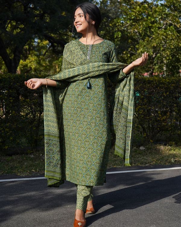 Pintucked yoke block printed green kurta and trouser with dupatta - Set of three 3
