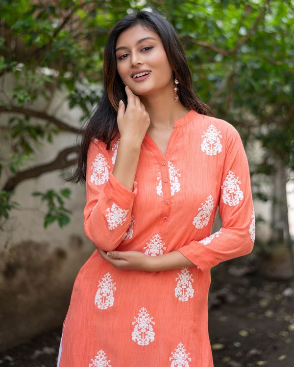 Peach kurta with white thread embroidered motifs and palazzo - set of two 3