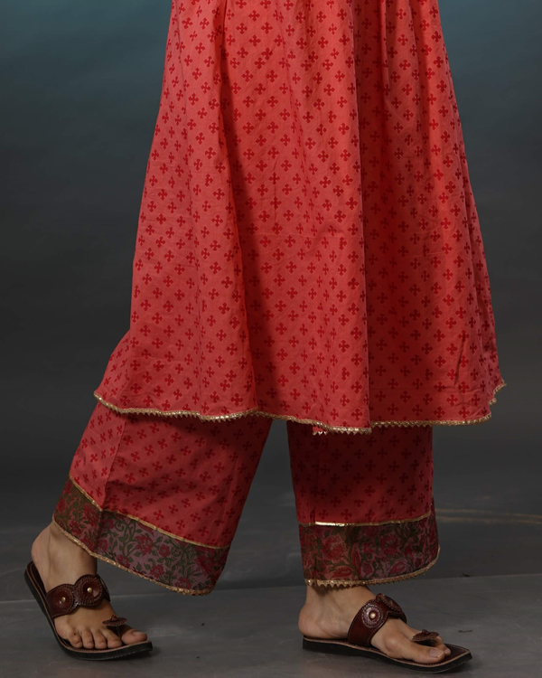 Old rose pink block printed kurta set with organza dupatta  set of three 1