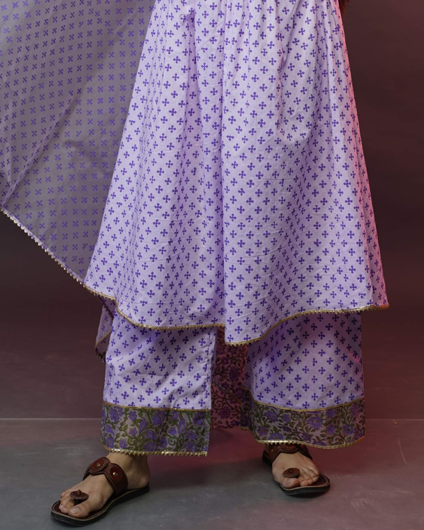 Purple block printed kurta set with organza dupatta  set of three 1