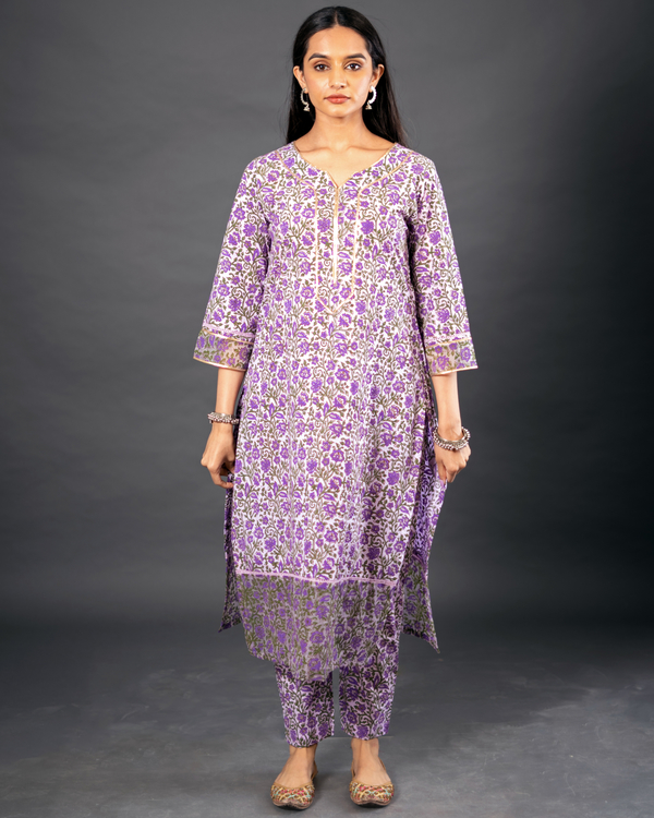 Dull purple block printed kurta set with stole  set of three 4