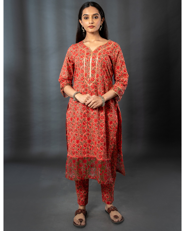 Mulberry block printed kurta set with stole set of three 4