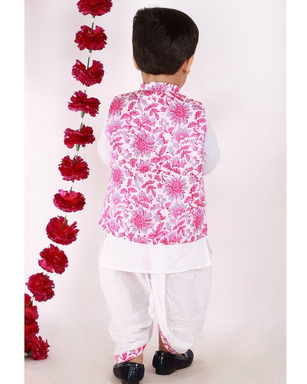 Pink and white floral kantha jacket with kurta and dhoti - set of three 1