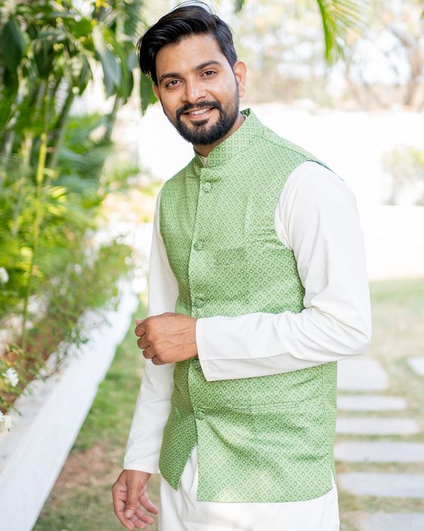 Green and white dots printed jacket with off-white kurta and pyjama - set of three 1