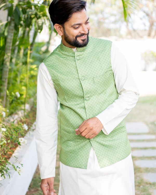 Green and white dots printed jacket with off-white kurta and pyjama - set of three 2