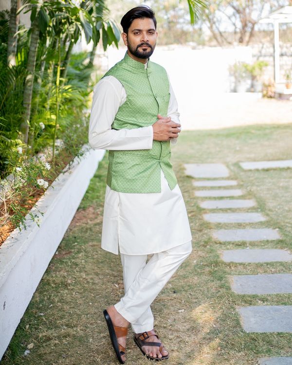 Green and white dots printed jacket with off-white kurta and pyjama - set of three 3