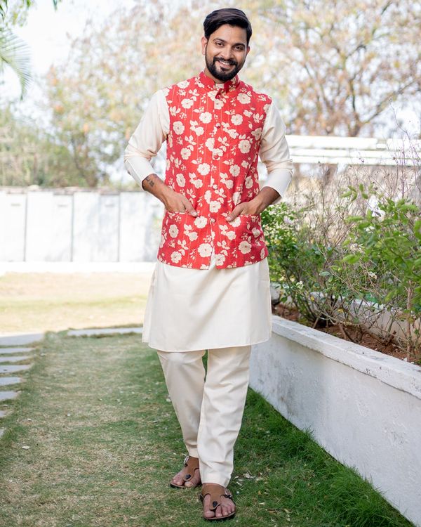 Red and white floral printed chanderi jacket with off-white kurta and pyjama - set of three 1