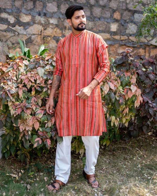 Red and maroon stripes kurta with off white pyjama - set of two 3