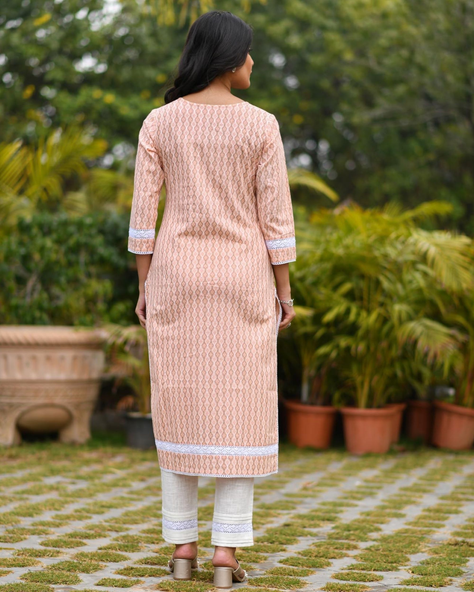 Kurti with Straight Pants | Long kurti designs, Simple kurta designs, Kurti  neck designs