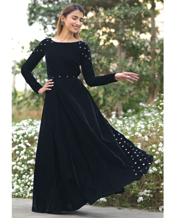 Black velvet embroidered shoulder dress 2