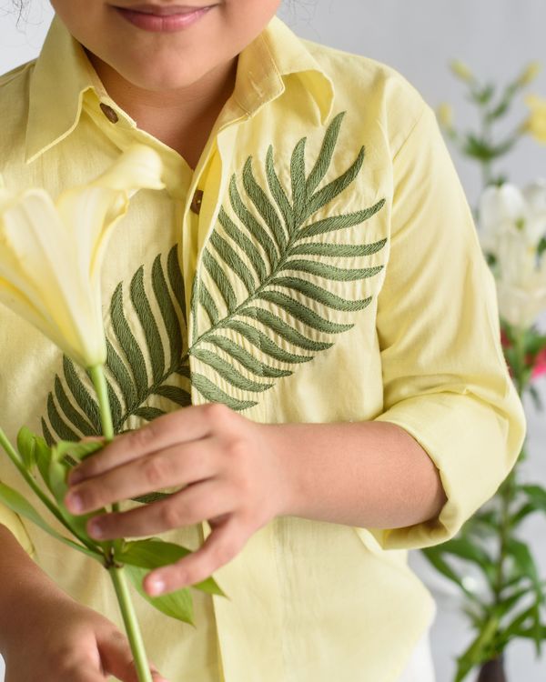Yellow leaf embroidered cotton shirt 3