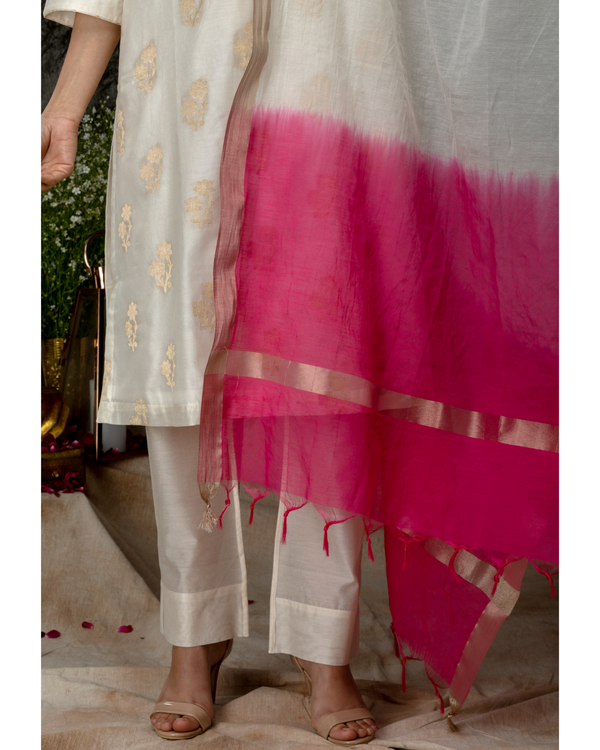 Pink dip-dyed chanderi dupatta 1