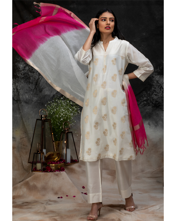 Pink dip-dyed chanderi dupatta 3