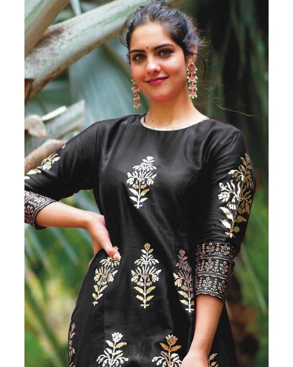 Black foil printed kurta with pant - set of two 1