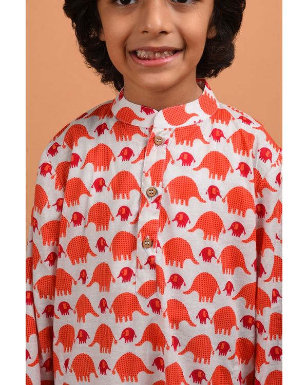White and orange elephant printed kurta with pyjama - set of two 3