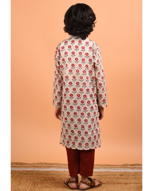 Beige and red boota printed kurta with pyjama - set of two 1