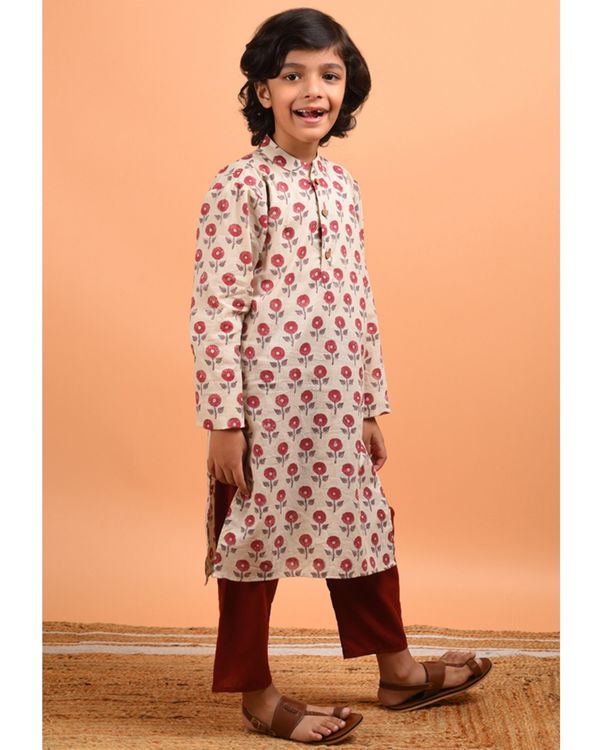 Beige and red boota printed kurta with pyjama - set of two 2