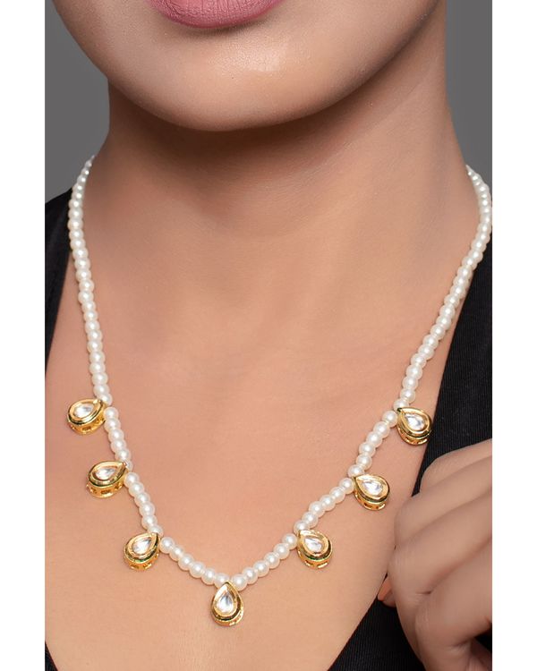 Pearl beaded kundan embellished necklace with earrings - set of two 2