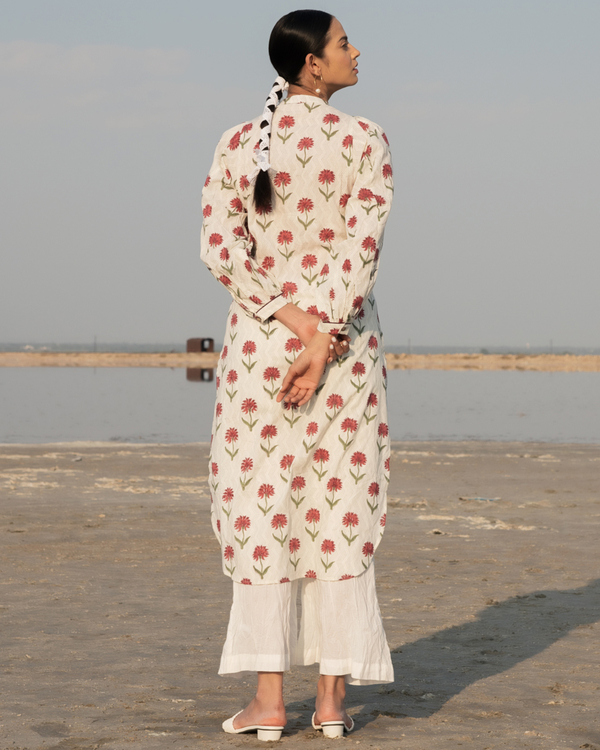 Off-white carnations kurta set - set of two 1
