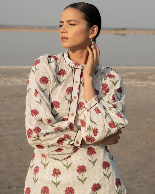 Off-white carnations kurta set - set of two 2