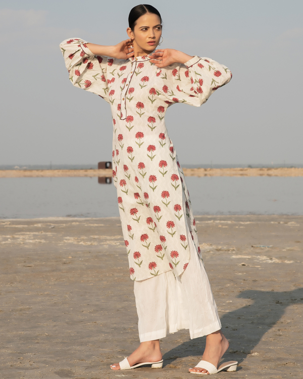 Off-white carnations kurta set - set of two 3