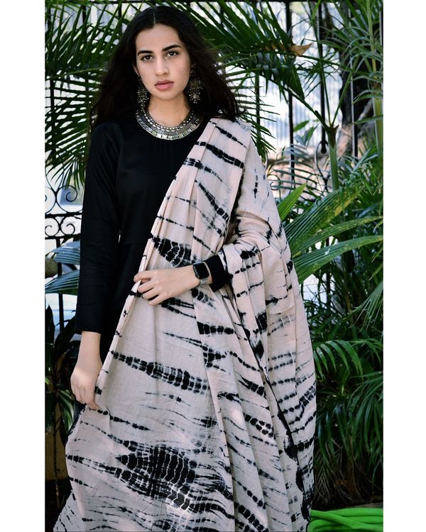 Black cotton anarkali dress with tie-dye dupatta - set of two 1