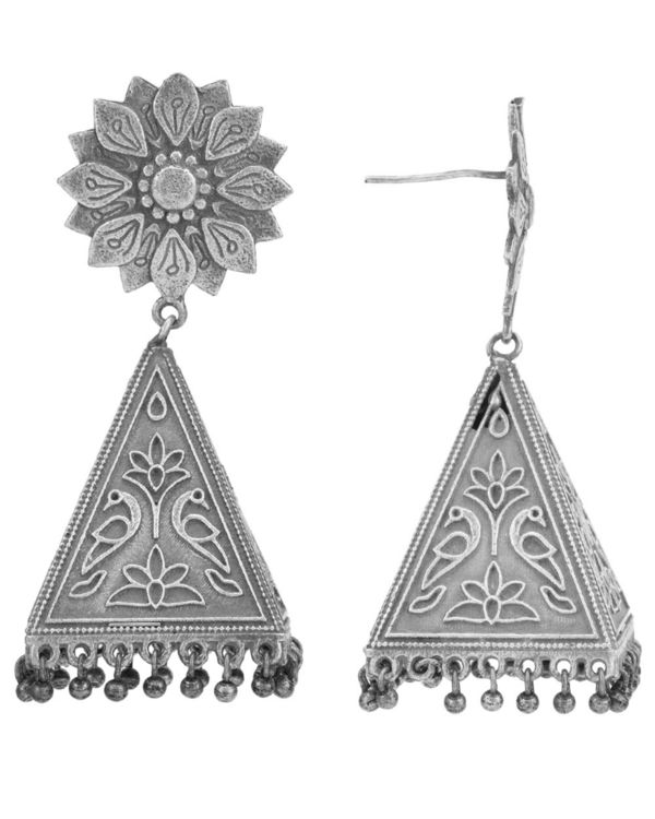 Flower engraved pyramid brass earrings 1