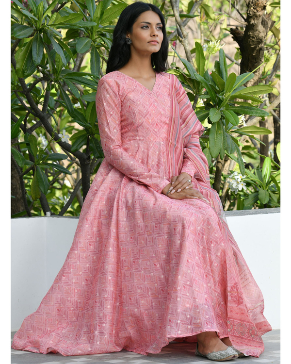 Pink dress with dupatta - set of two 1
