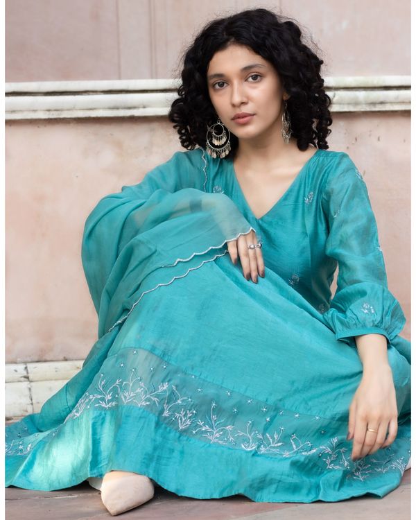 Teal embroidered kurta - set of two 3