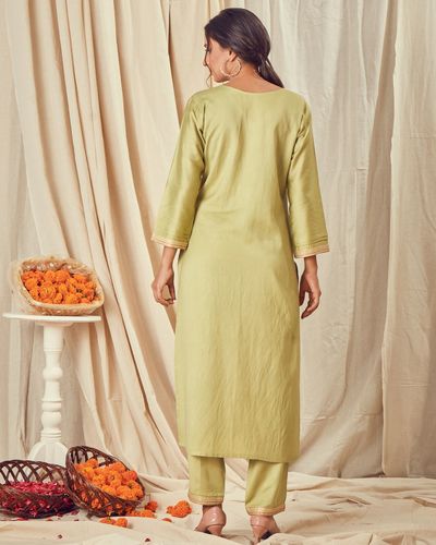 Women Golden Beige Zari Embroidery Kurta Trouser Set at Rs 1504.00 | Kurti  With Pants, कुरती पैंट सेट - NOZ2TOZ, New Delhi | ID: 2852417440591