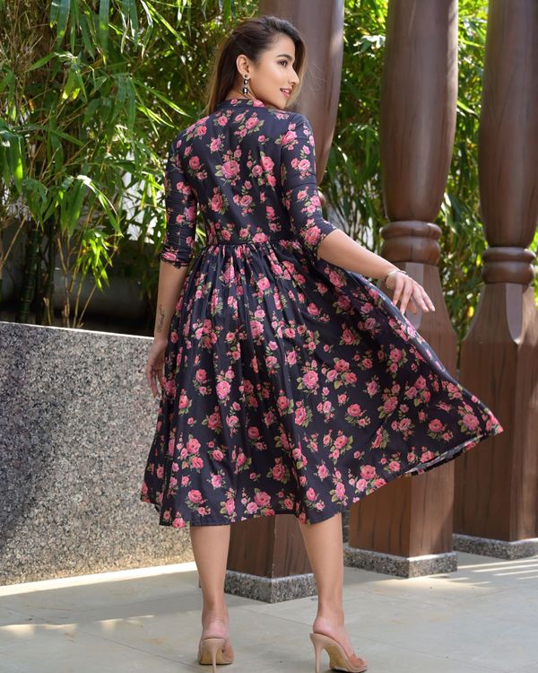 Black floral printed fit and flare midi dress 2