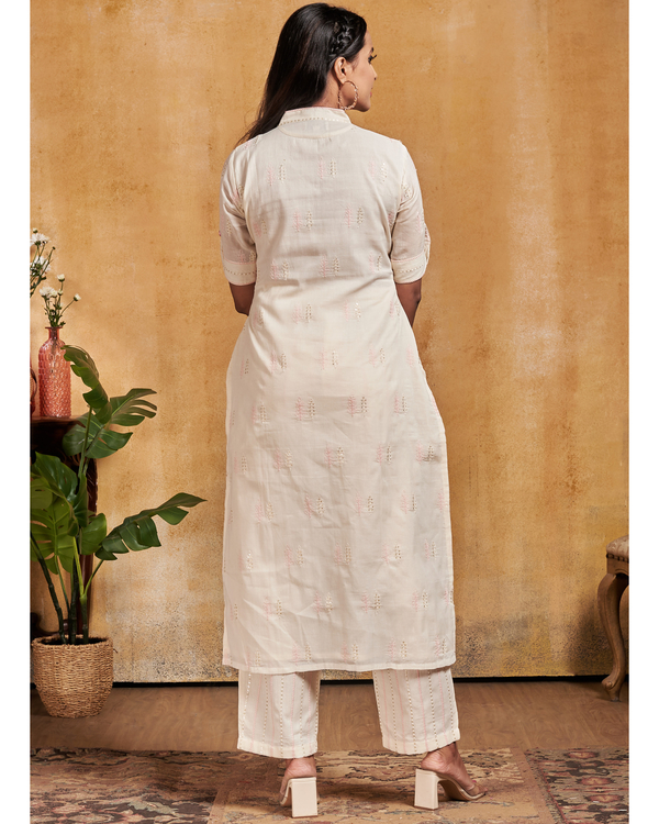 Ivory and pink embroidered kurta set - set of two 1
