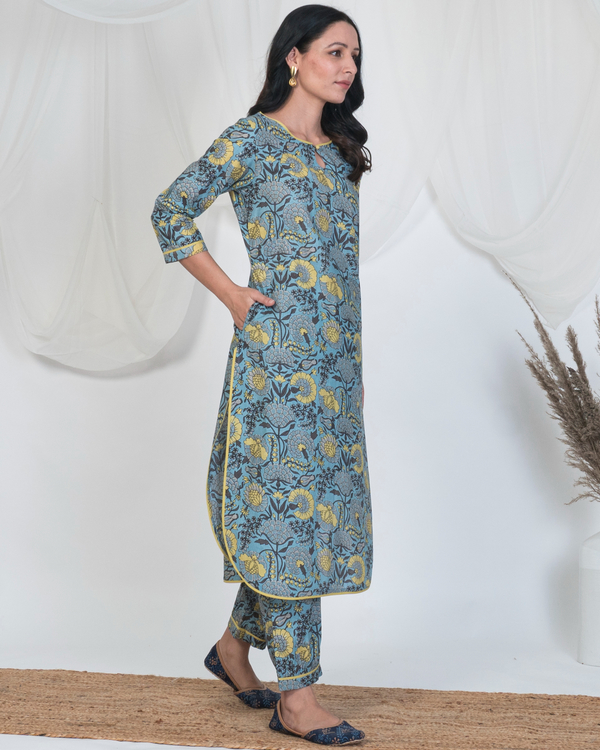 Blue with yellow round hem kurta 3