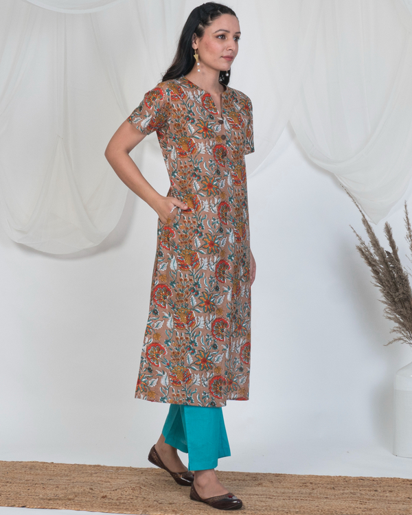 Hazel brown kurta with wooden buttons 2