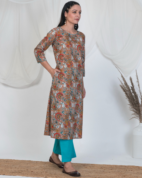 Hazel brown kurta set with solid pants and embroidered dupatta - set of three 2