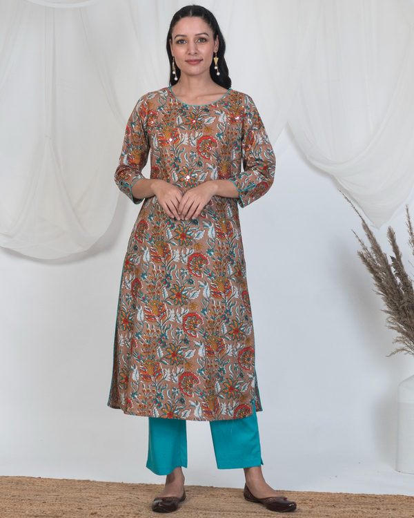 Hazel brown kurta set with solid pants and embroidered dupatta - set of three 3