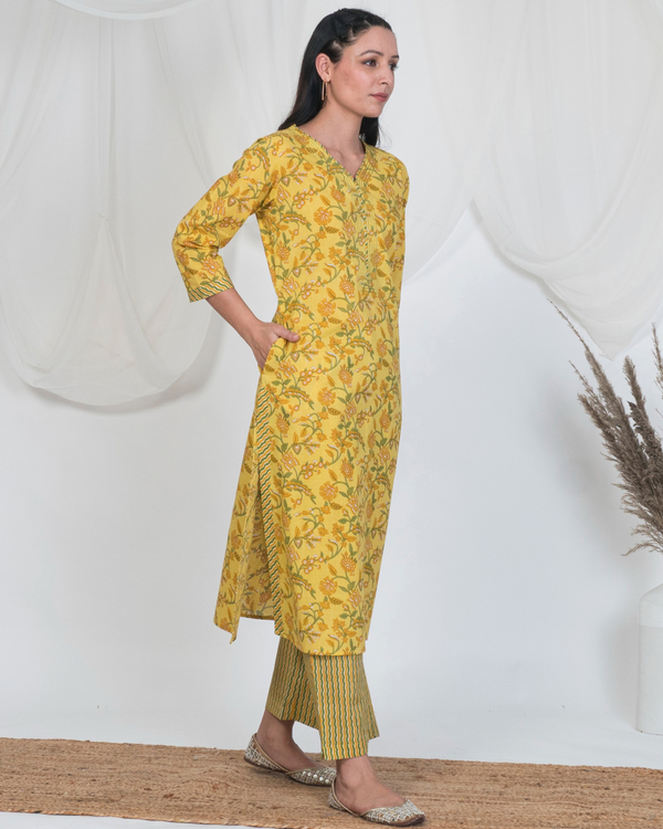 Yellow printed kurta with embroidery 2