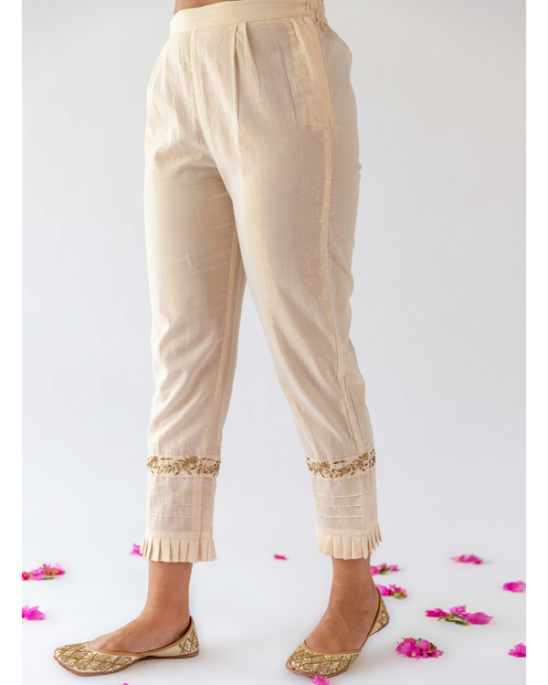 Ivory frilled pants with embroidery 3