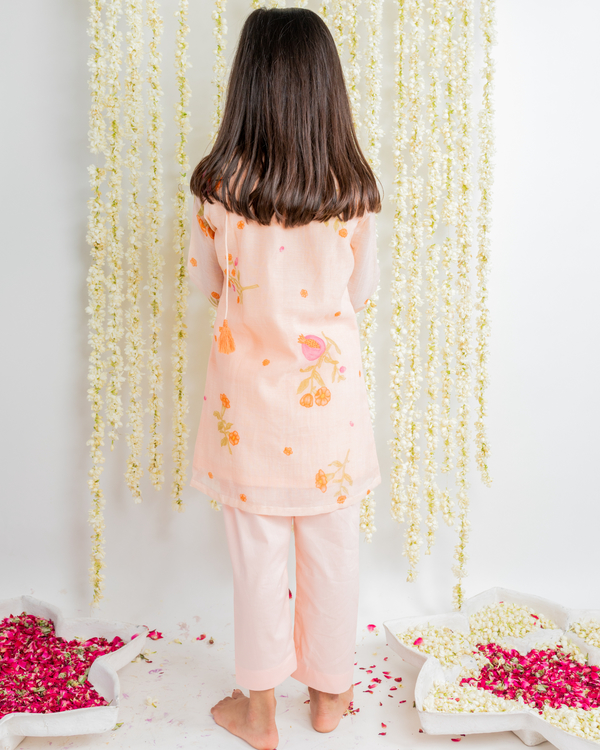 Peach floral printed kurta and pants set  - set of two 3