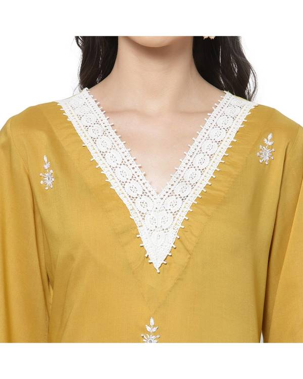 Mustard yellow lace detailed kurta 3