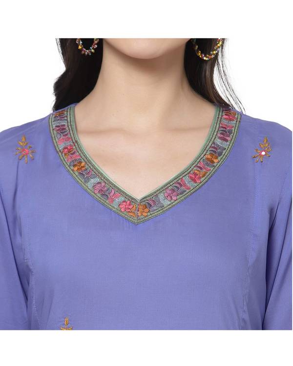 Blue floral embroidered kurta 3